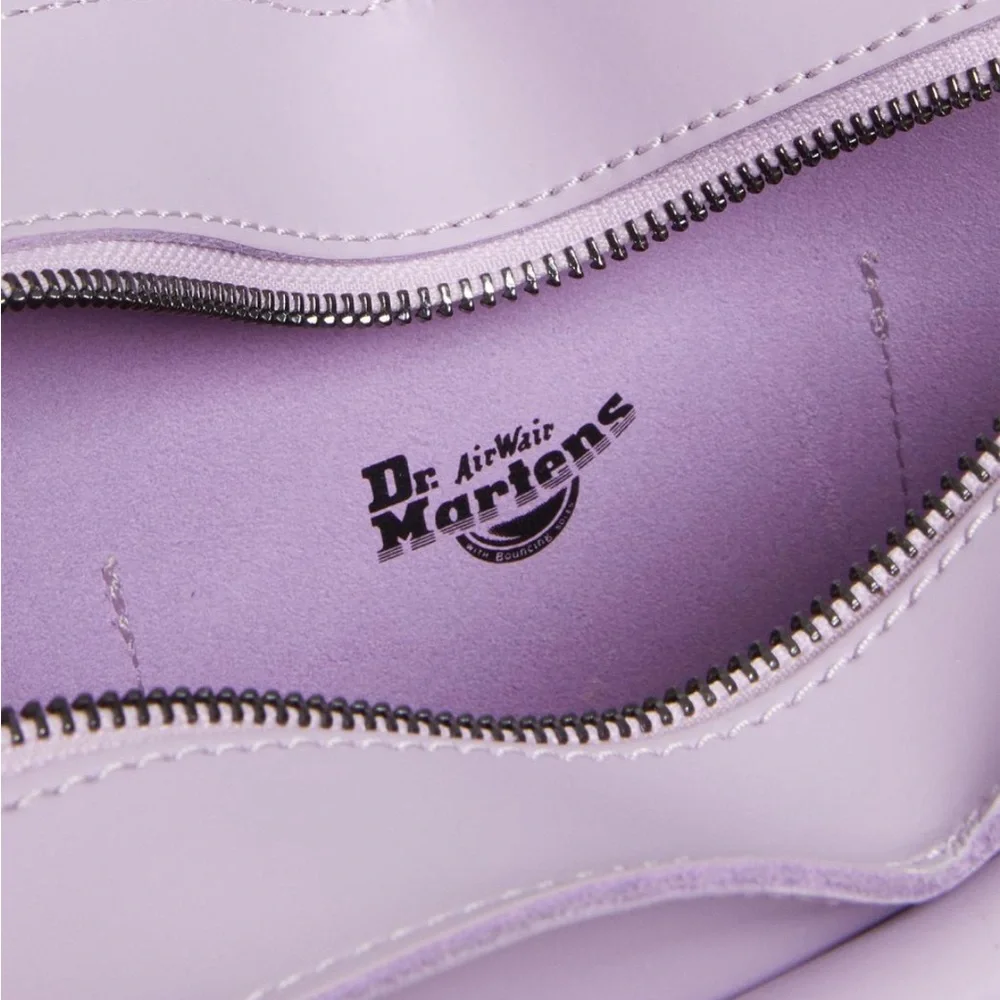 💜NWT Dr Martens Lilac Heart Shaped Leather Backpack 💜 - Picture 8 of 10